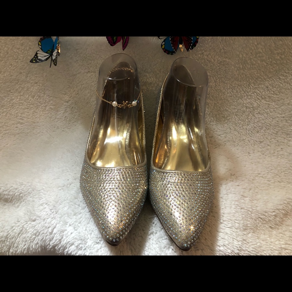 Kitten heel